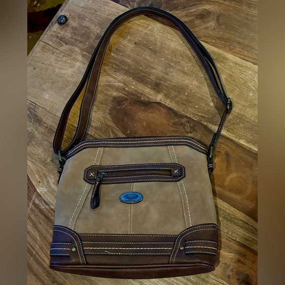 BOC Taupe Purse with Convertible Strap and Cell Phone Power Bank, Like New!! - Picture 2 of 13